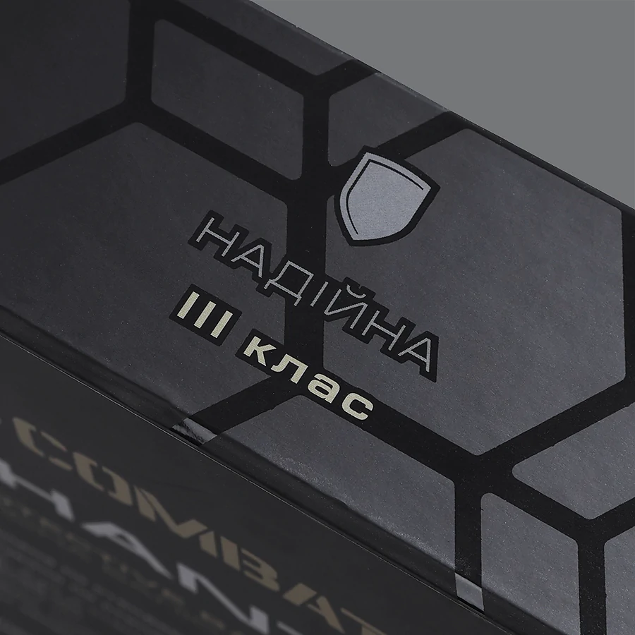 Поліетиленова бронеплита Combatant 3-го класу Ultra-lightweight. Вага 1,05 кг. Розмір 25 на 30 см. Чорна