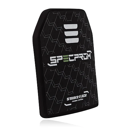 Поліетиленова бронеплита SPECPROM 3-го класу. Вага 1,7 кг. Розмір 26 на 33 см. Чорна