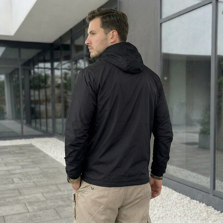 Куртка ветровка The North Face. Черный
