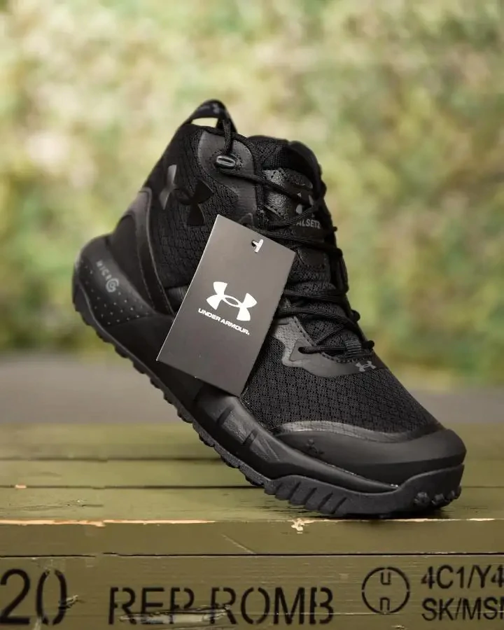 Кроссовки летние тактические Under Armor . Черный