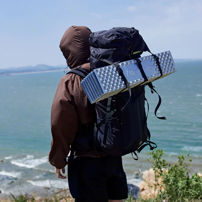 Килимок складаний Naturehike CNK2300DZ017 IXPE, із алюмінієвою плівкою. Бежевий