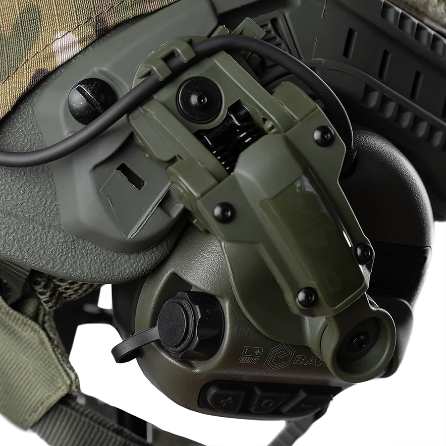 Баллистический бронешлем FAST SPECPROM в кавере с наушниками Earmor M32 (X). Олива