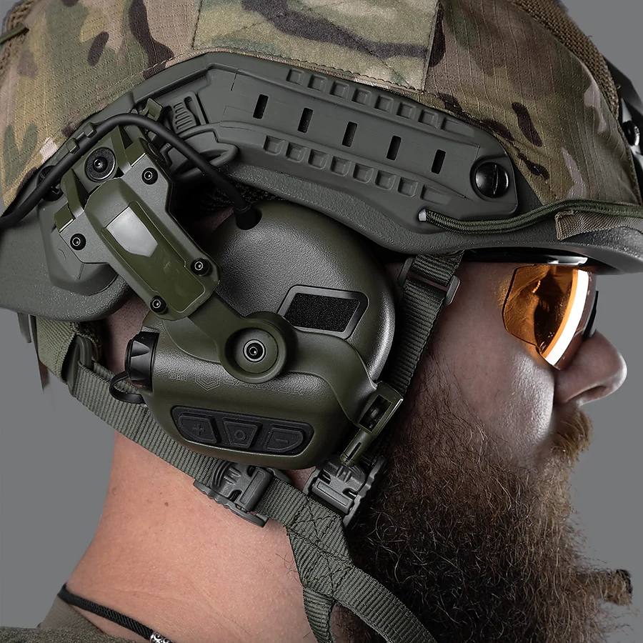 Баллистический бронешлем FAST SPECPROM в кавере с наушниками Earmor M32 (X). Олива