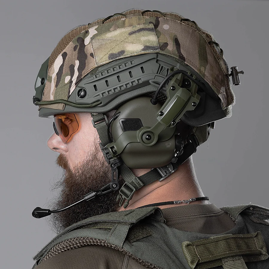 Баллистический бронешлем FAST SPECPROM в кавере с наушниками Earmor M32 (X). Олива