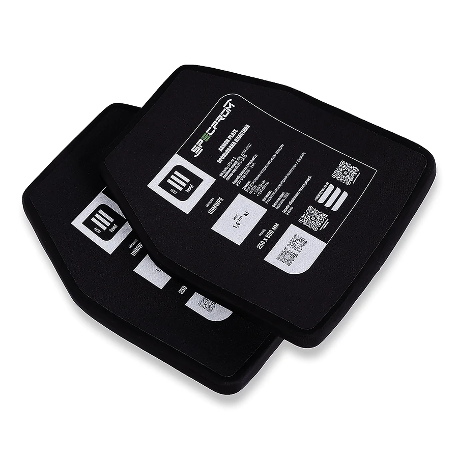 Поліетиленова бронеплита SPECPROM S-Line 3-го класу. Вага 1,4 кг. Розмір 25 на 30 см. Чорна.