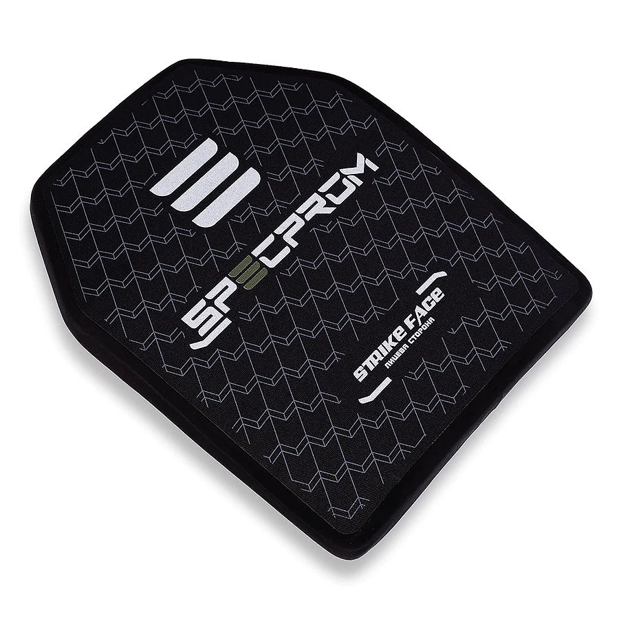 Поліетиленова бронеплита SPECPROM S-Line 3-го класу. Вага 1,58 кг. Розмір 26 на 33 см. Чорна.