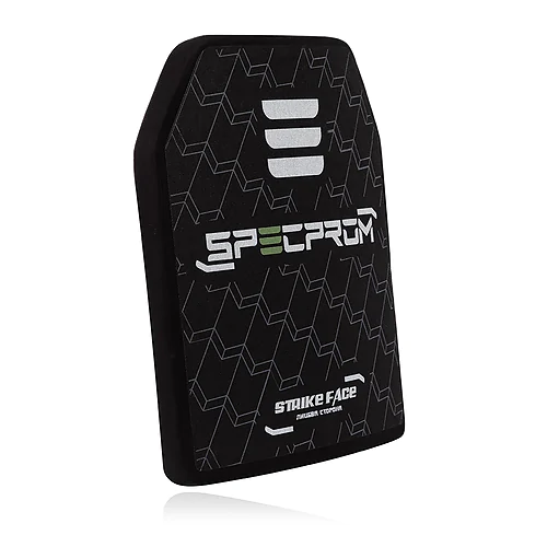Поліетиленова бронеплита SPECPROM 3-го класу. Вага 1,4 кг. Розмір 25 на 30 см. Чорна.